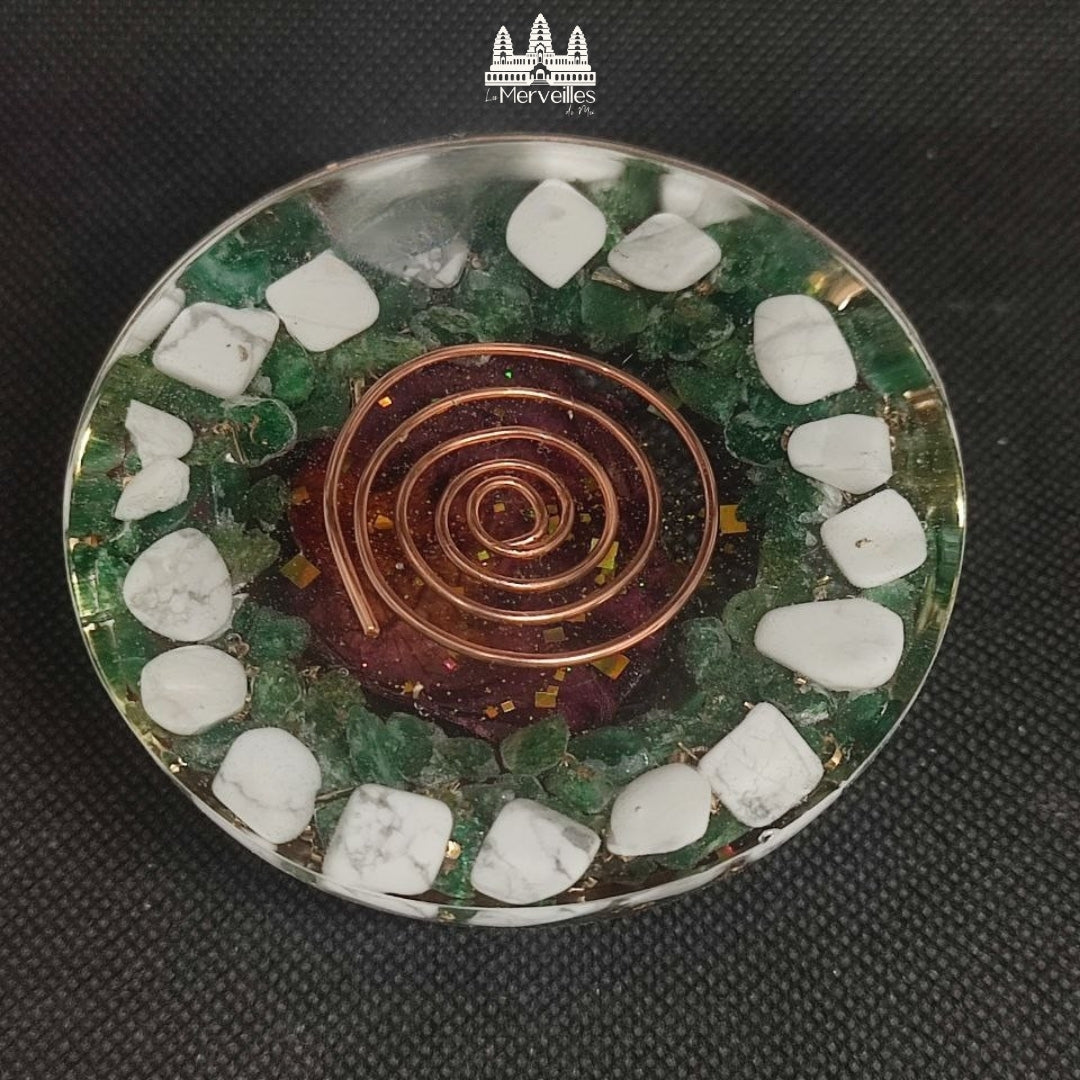 Orgonite dôme – Pétale de Rose, Aventurine Verte & Howlite