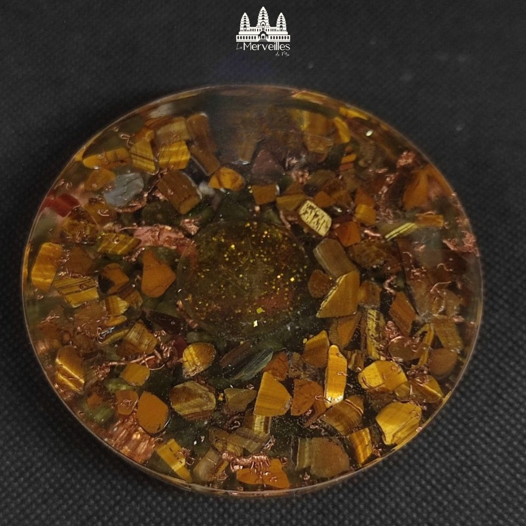 Orgonite dôme – Jaspe Mokaïte, Jade Néphrite, Œil de Tigre & Sphère en verre pailletée