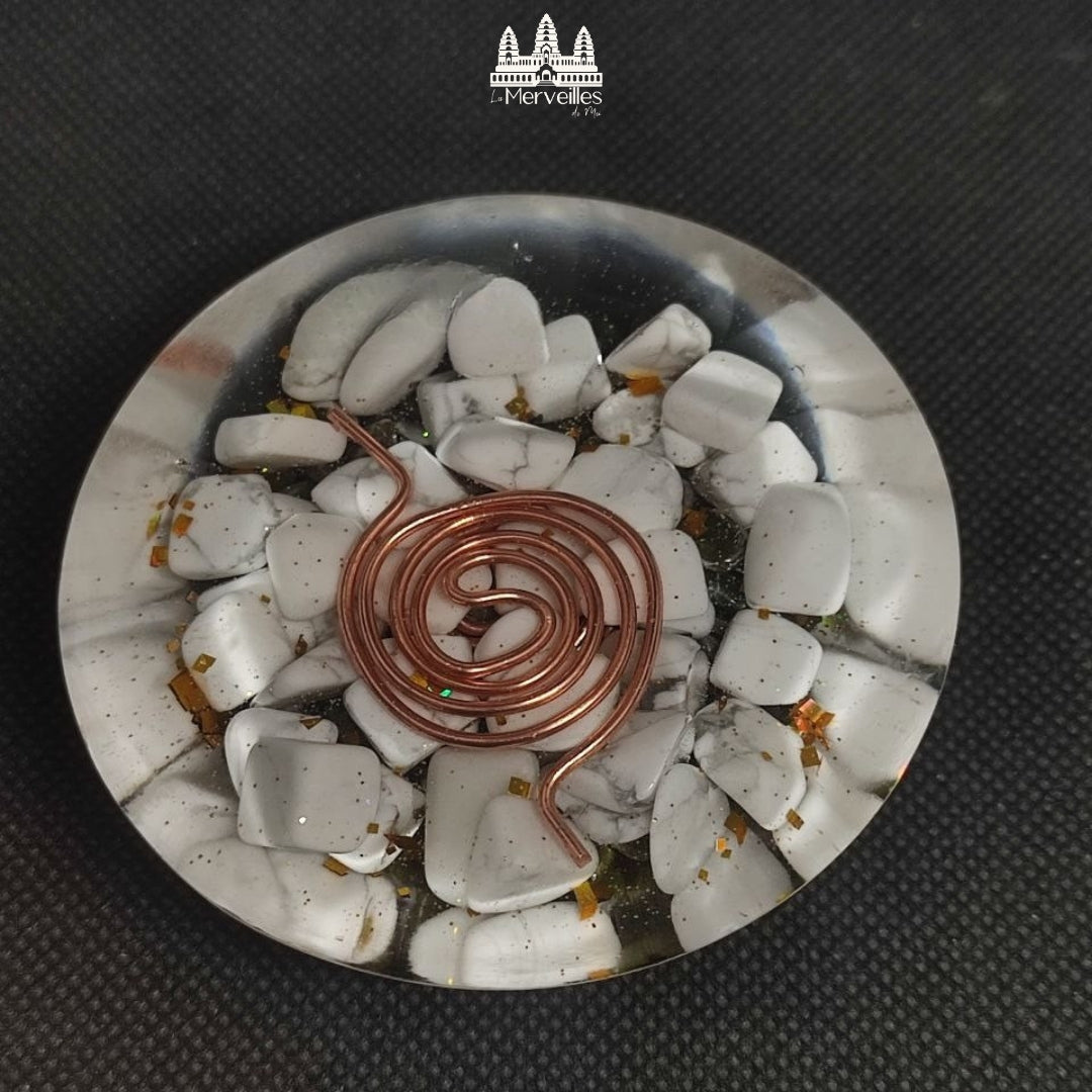 Orgonite dôme – Épidote & Howlite
