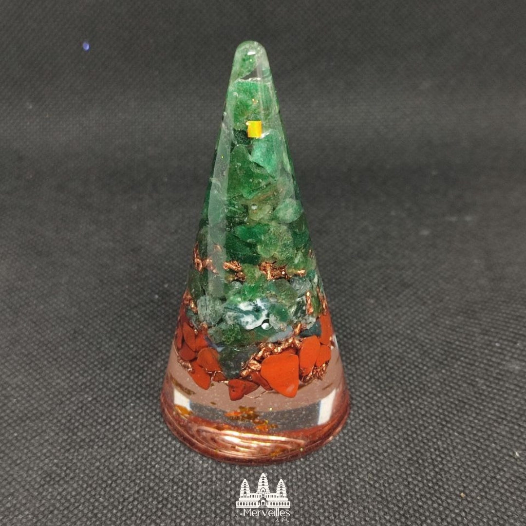 Orgonite cône – Aventurine Verte, Agate Mousse & Jaspe Rouge