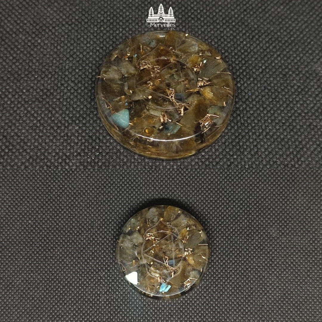 Orgonite de poche Labradorite Symbole Chakra de la gorge