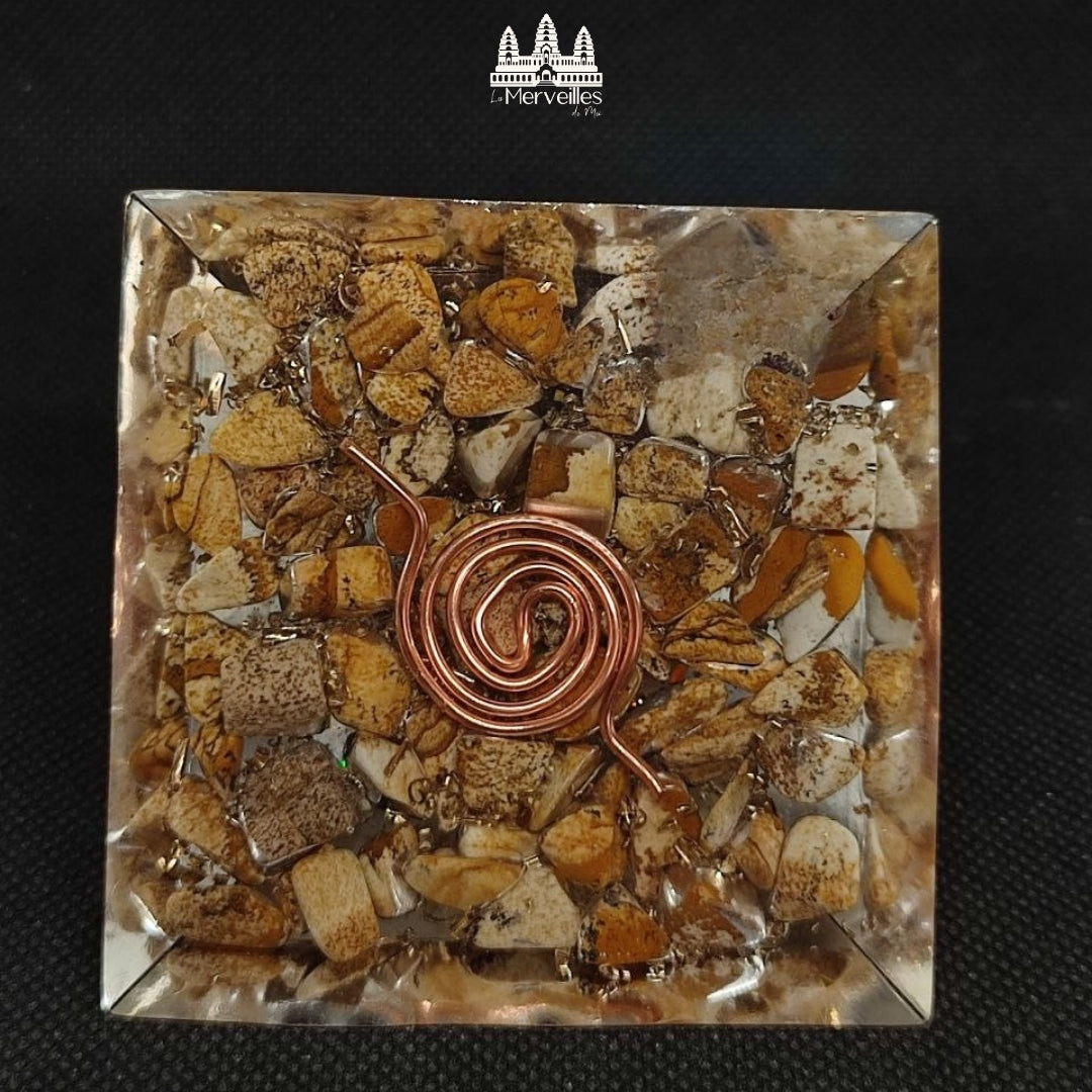 Orgonite pyramidale au Nombre d’Or – Jaspe Paysage