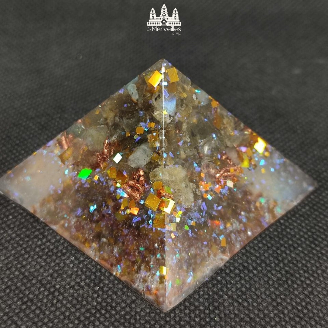 Orgonite Pyramidale – Nombre d’Or & Labradorite