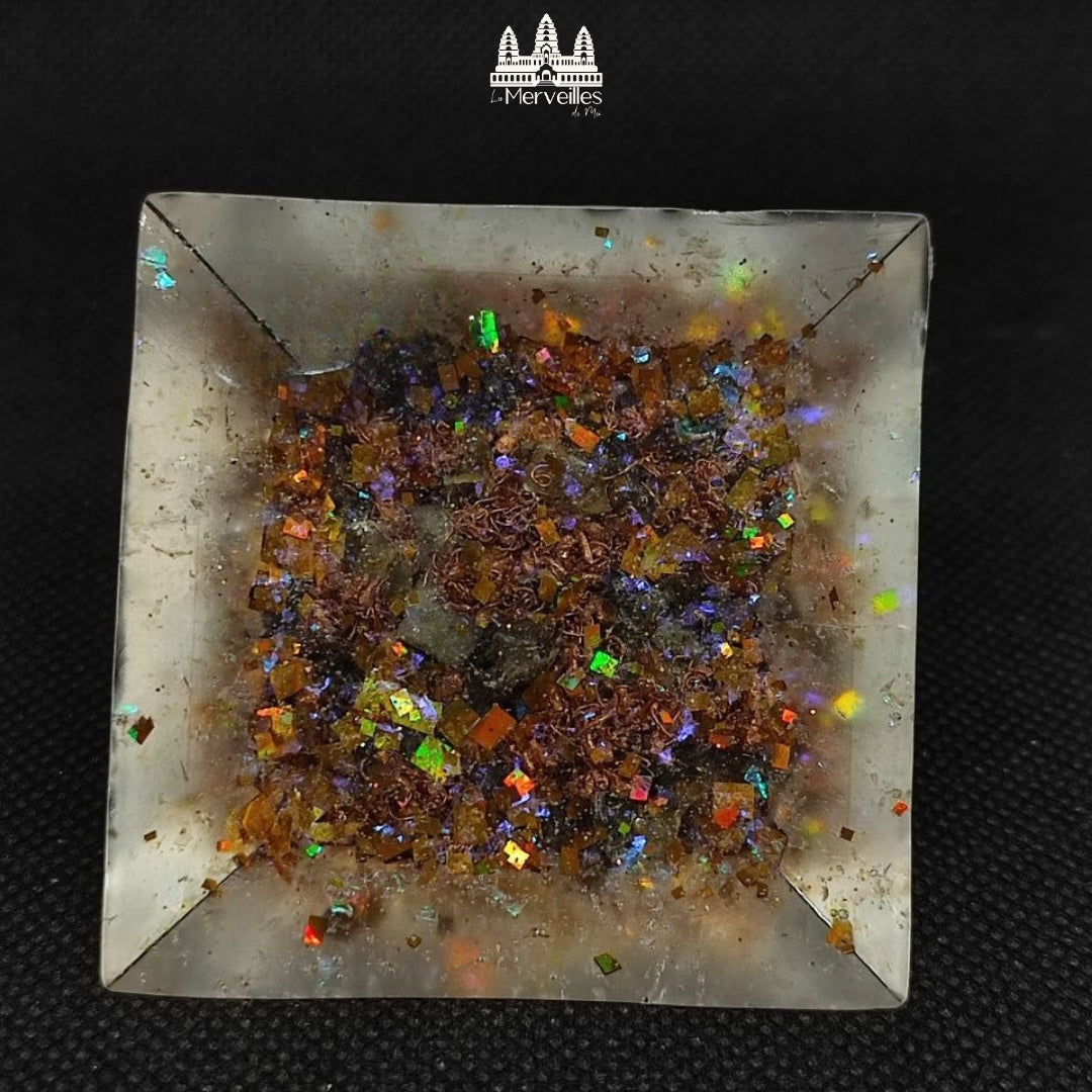 Orgonite Pyramidale – Nombre d’Or & Labradorite