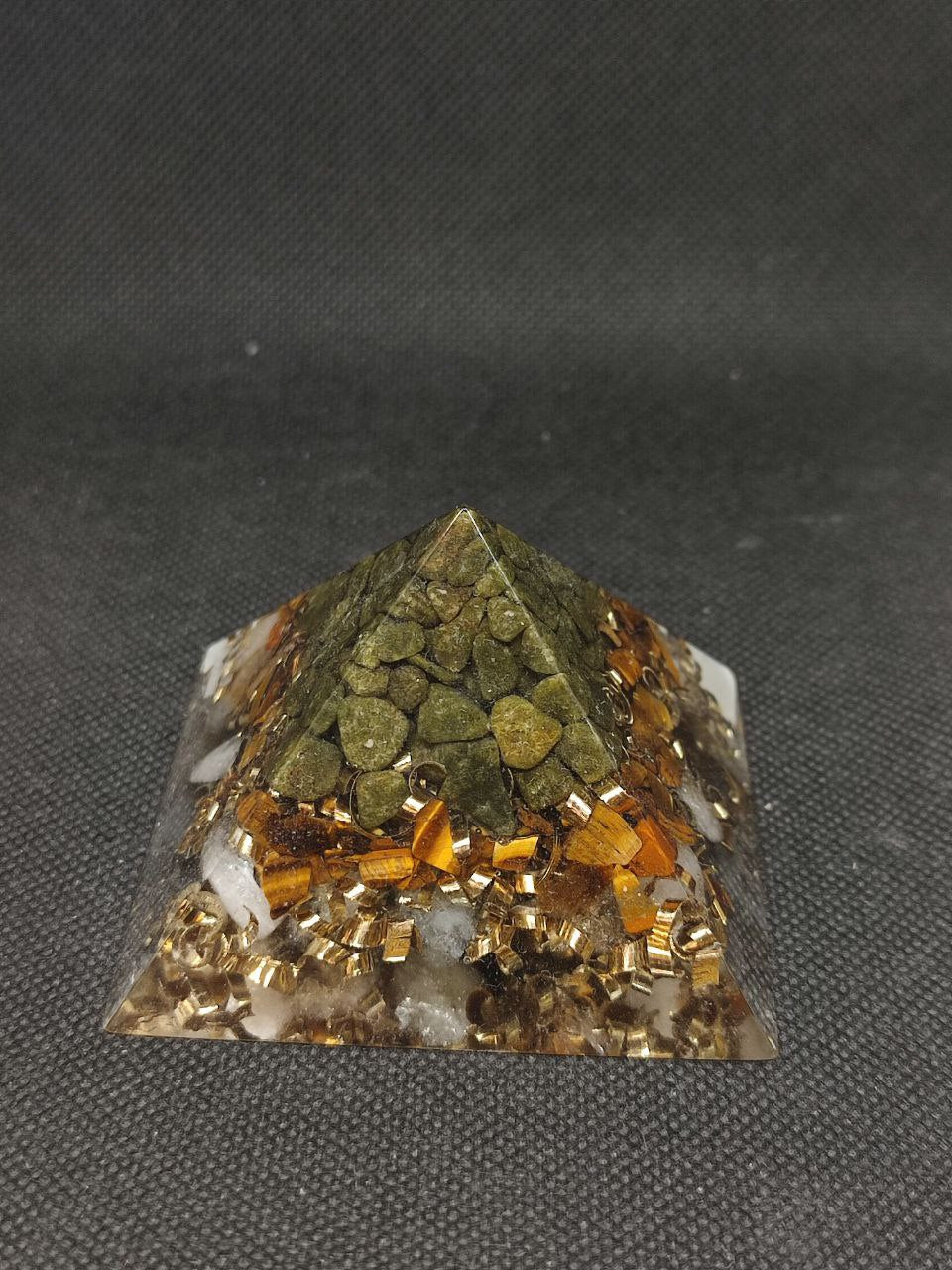 Orgonite pyramidale Nombre d'Or