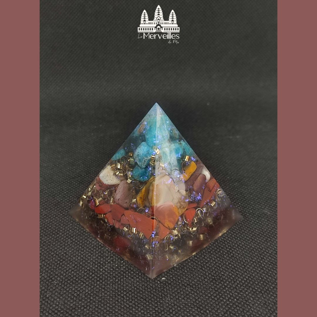 Orgonite Pyramidale Apatite Bleue, Jaspe Mokaite & Jaspe Rouge