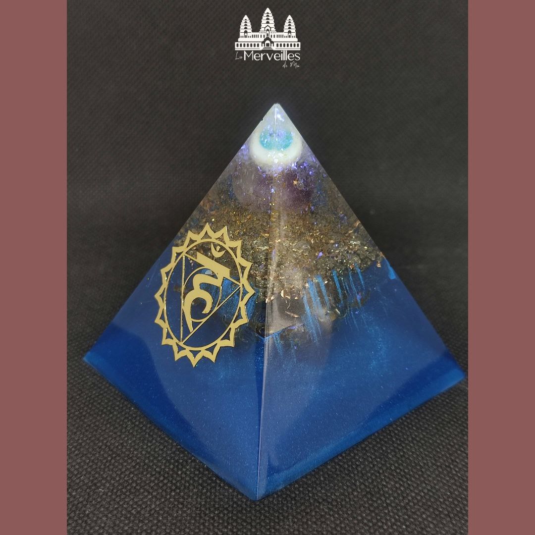 Orgonite Pyramidale Symbole Chakra Gorge Orgonite reversée