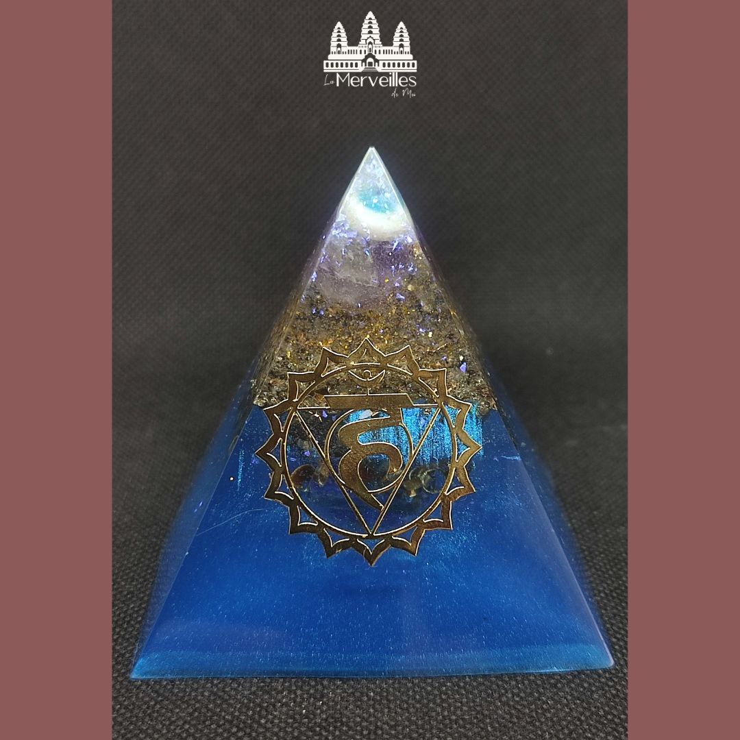 Orgonite Pyramidale Symbole Chakra Gorge Orgonite reversée