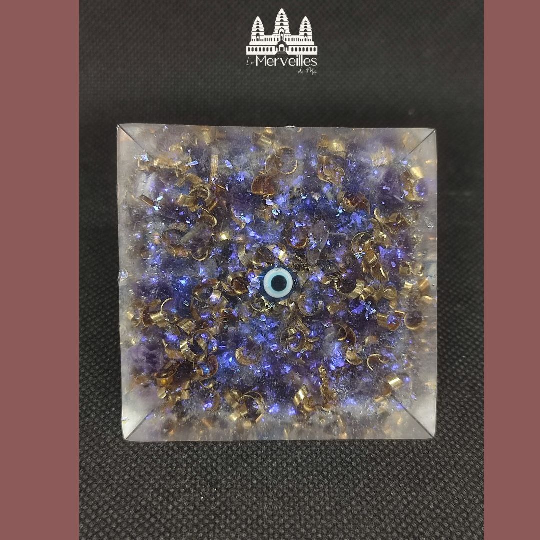 Orgonite Pyramidale Nombre d'or Amazonite, Lapis Lazuli & Améthyste