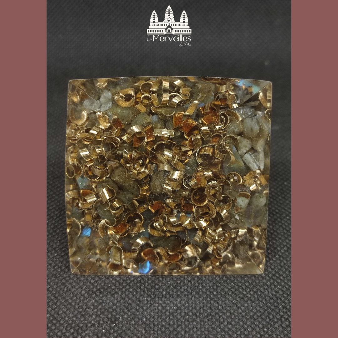 Orgonite Pyramidale Lapis Lazuli, Oeil de Tigre & Labradorite