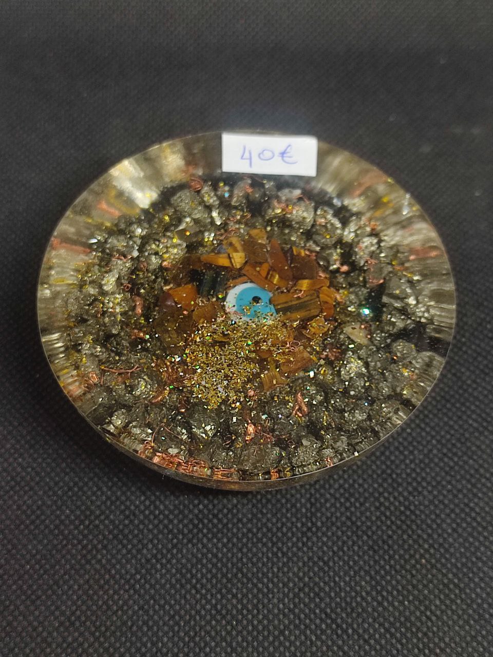 Orgonite dôme – Tourmaline Noire, Pyrite, Œil de Tigre & Œil de Nazzar