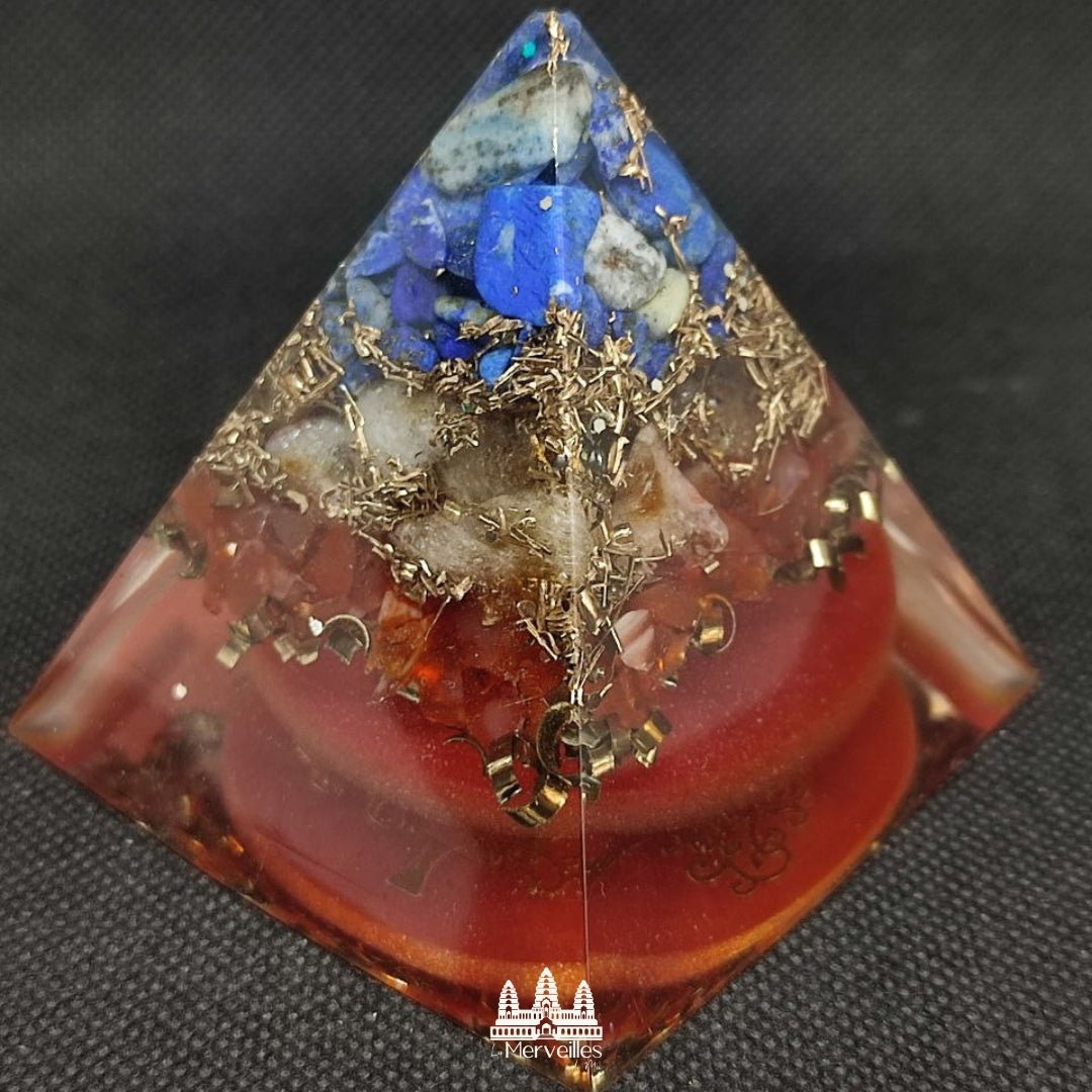 Orgonite Pyramidale – Lapis Lazuli, Citrine, Cornaline & Arbre de Vie