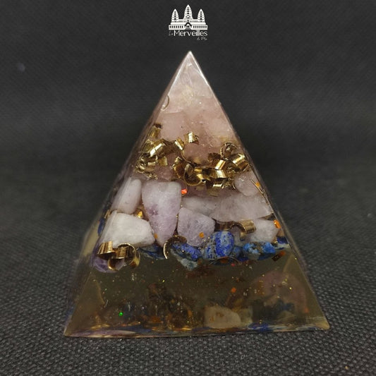 Orgonite conique – Kunzite, Quartz Rose & Lapis Lazuli