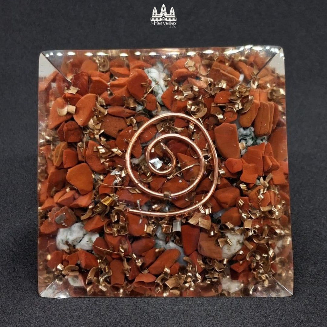 NOUVEAUTE ! Orgonite Pyramidale Pentagramme Aventurine Verte, Agate Arbre d'Inde et Jaspe rouge