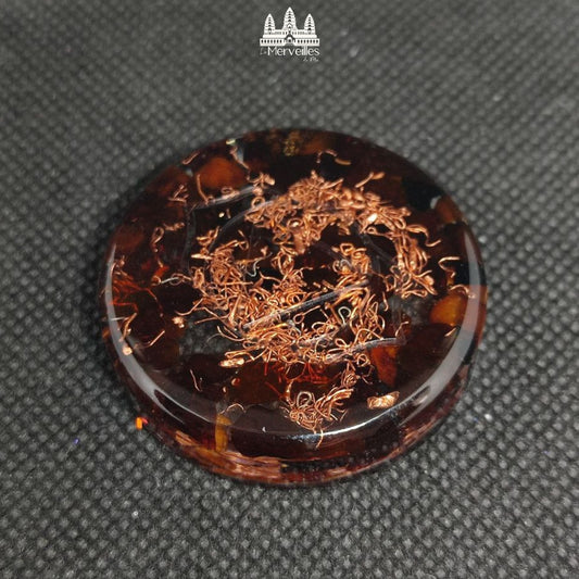 Orgonite de Poche Galet – Ambre & Chakra racine