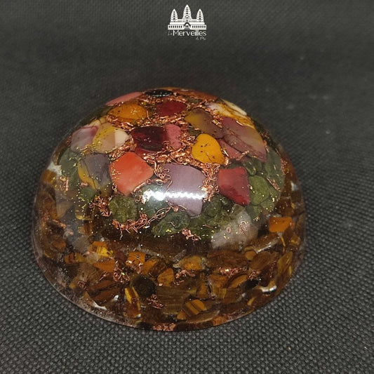 Orgonite dôme – Jaspe Mokaïte, Jade Néphrite, Œil de Tigre & Sphère en verre pailletée