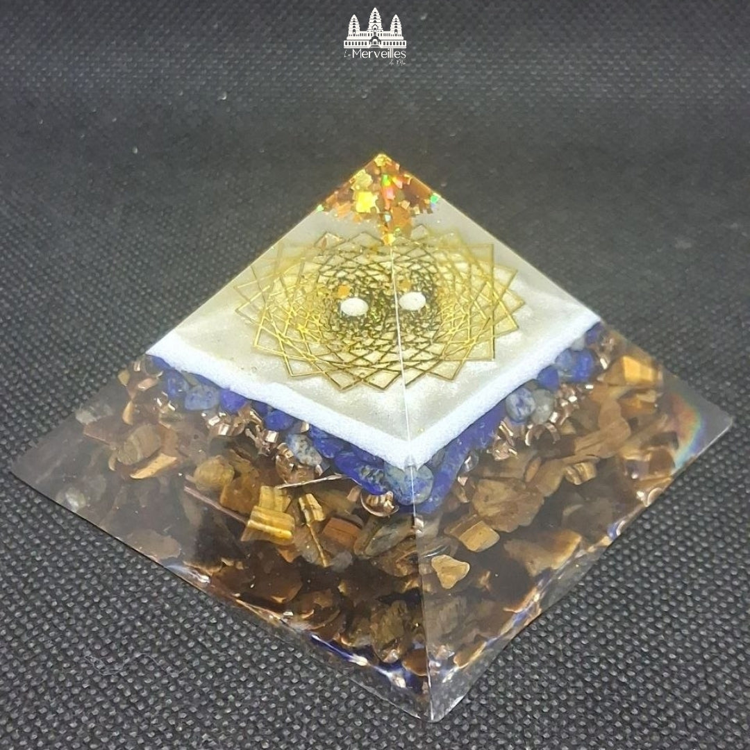 NOUVEAUTE ! Orgonite pyramidale Symbole Carré, Lapis Lazuli & Oeil de Tigre