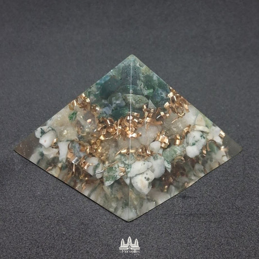 NOUVEAUTE ! Orgonite Pyramidale Agate Mousse, Citrine et Agate arbre d'Inde