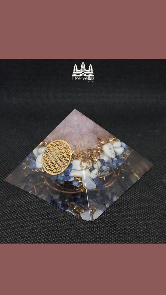 Orgonite Pyramidale – Harmonie & Sérénité (Fleur de Vie)