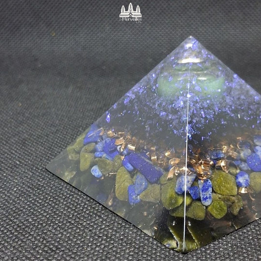 NOUVEAUTE! Orgonite Pyramidale Monde Intérieur Lapis Lazuli & Epidote