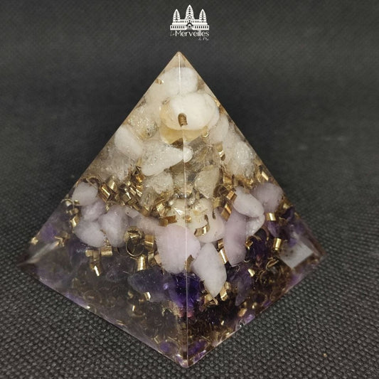 Orgonite pyramidale – Citrine, Kunzite & Améthyste