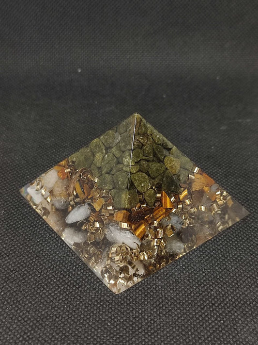 Orgonite pyramidale Nombre d'Or