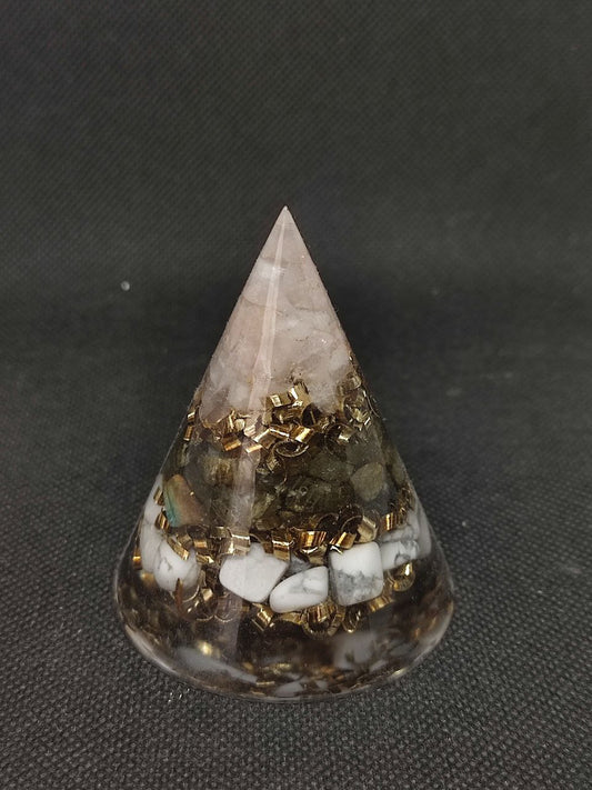 Orgonite conique